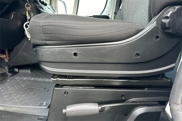 Vehicle image 14 of 42
