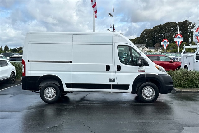 Vehicle image 7 of 42