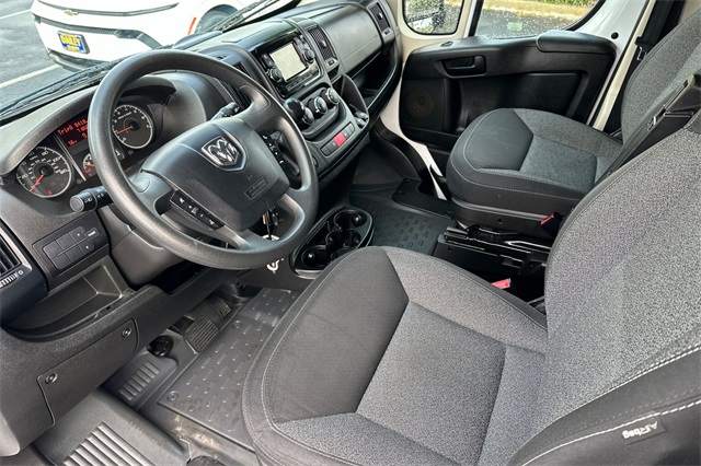 Vehicle image 15 of 42