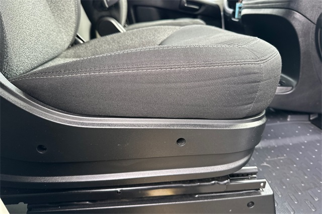 Vehicle image 21 of 42