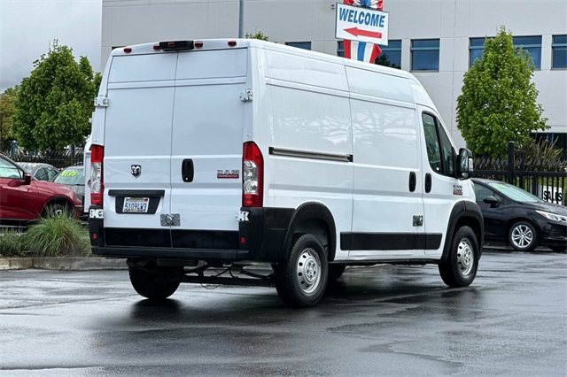 Vehicle image 3 of 42