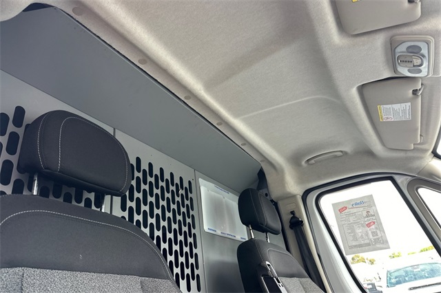 Vehicle image 19 of 42
