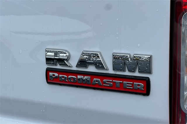 Vehicle image 34 of 42