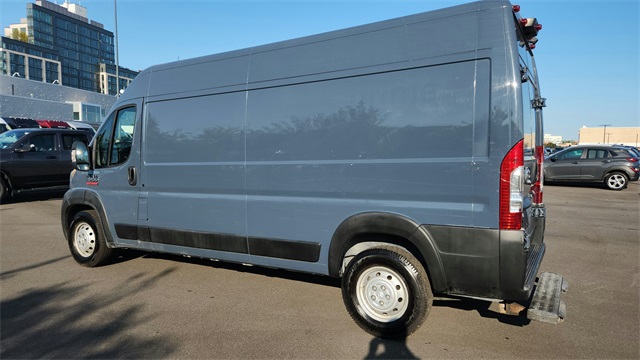 Vehicle image 7 of 25