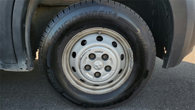 Vehicle image 22 of 25