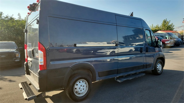 Vehicle image 6 of 25