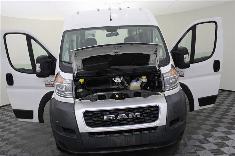 Vehicle image 9 of 32