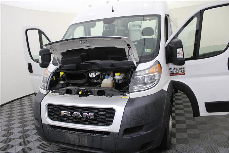 Vehicle image 14 of 32