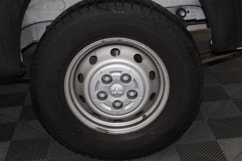 Vehicle image 17 of 32