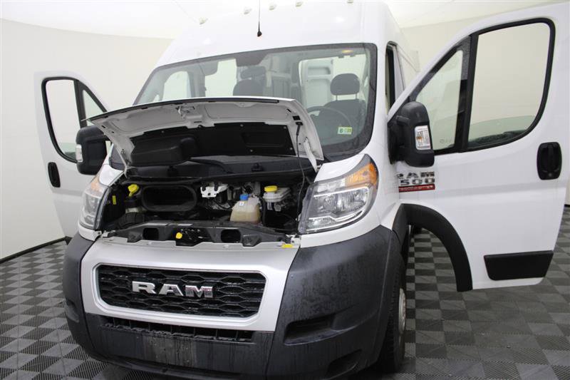 Vehicle image 2 of 32
