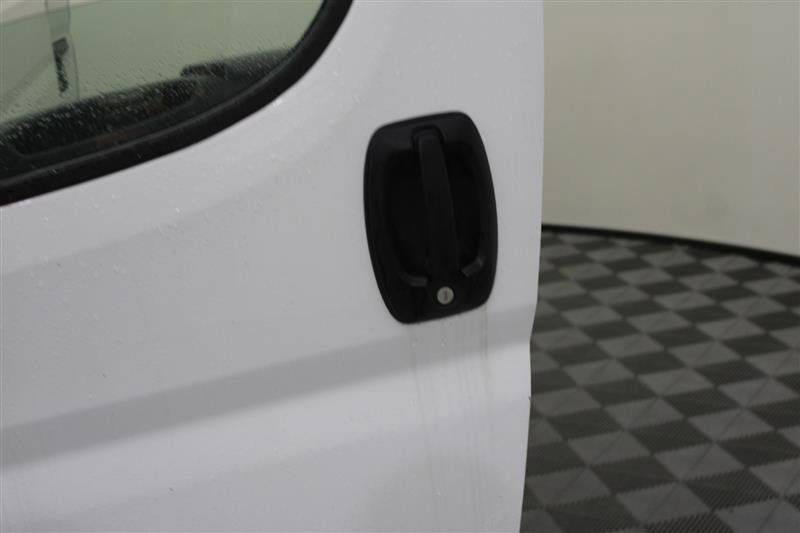 Vehicle image 16 of 32