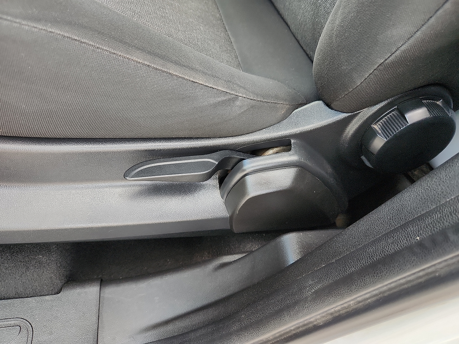 Vehicle image 11 of 16