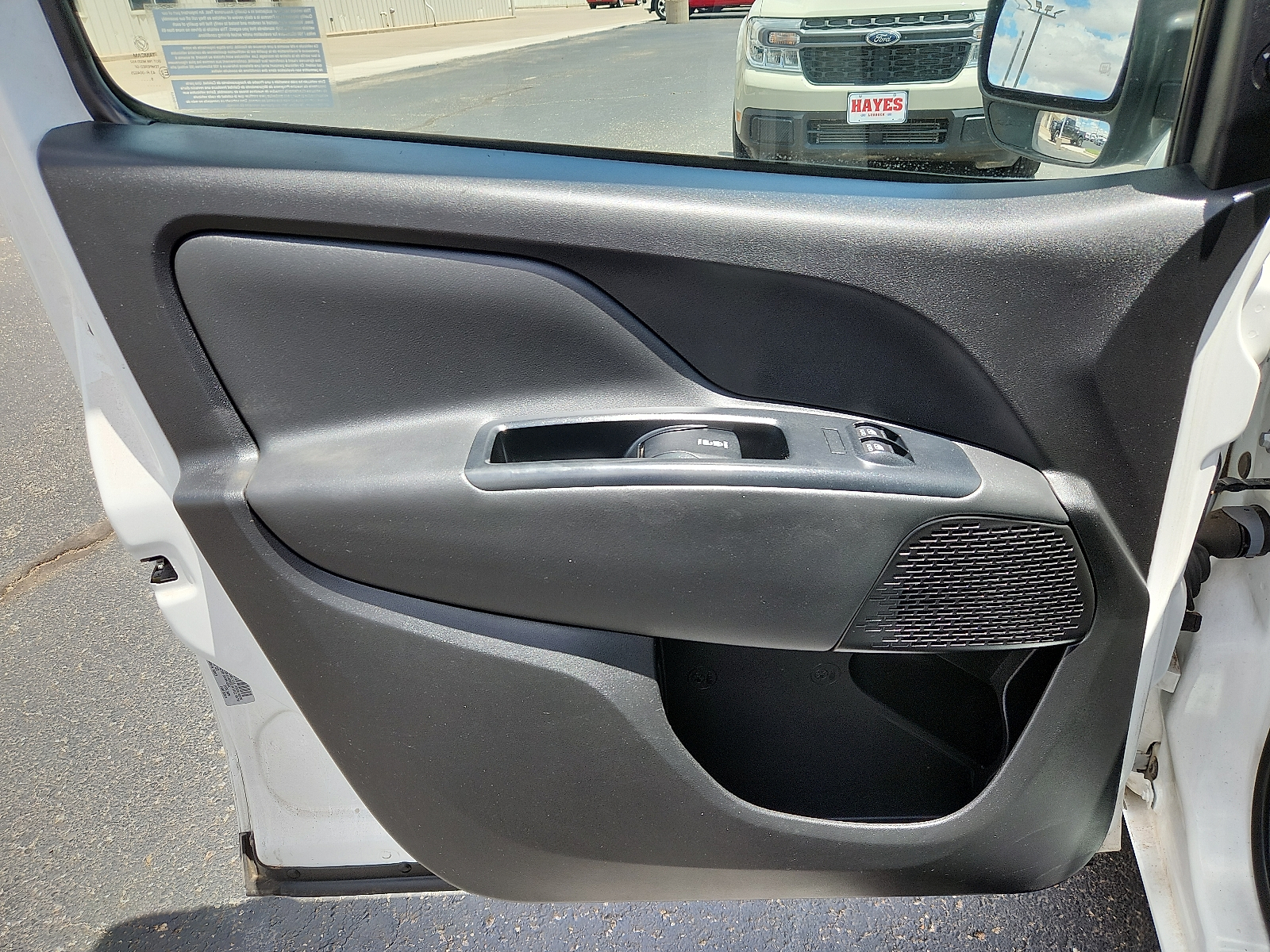 Vehicle image 9 of 16