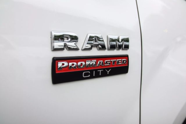 Vehicle image 35 of 48