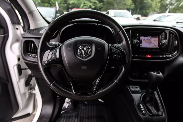 Vehicle image 43 of 48