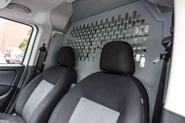 Vehicle image 28 of 48