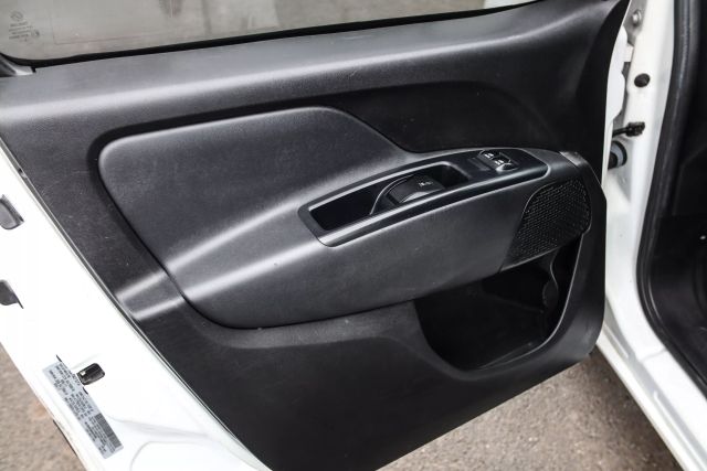 Vehicle image 39 of 48