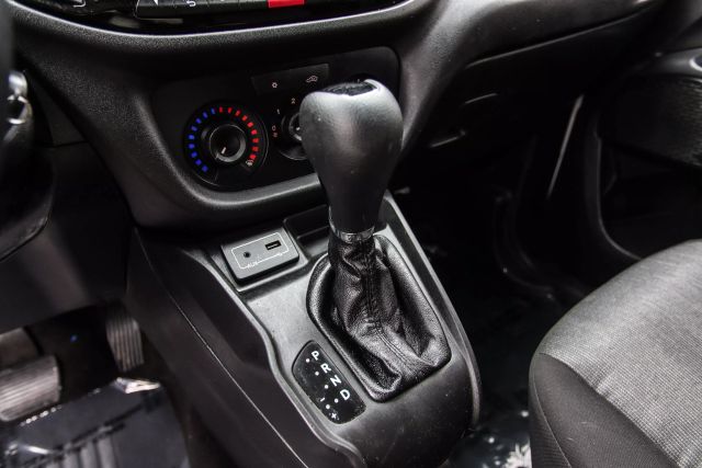 Vehicle image 19 of 48