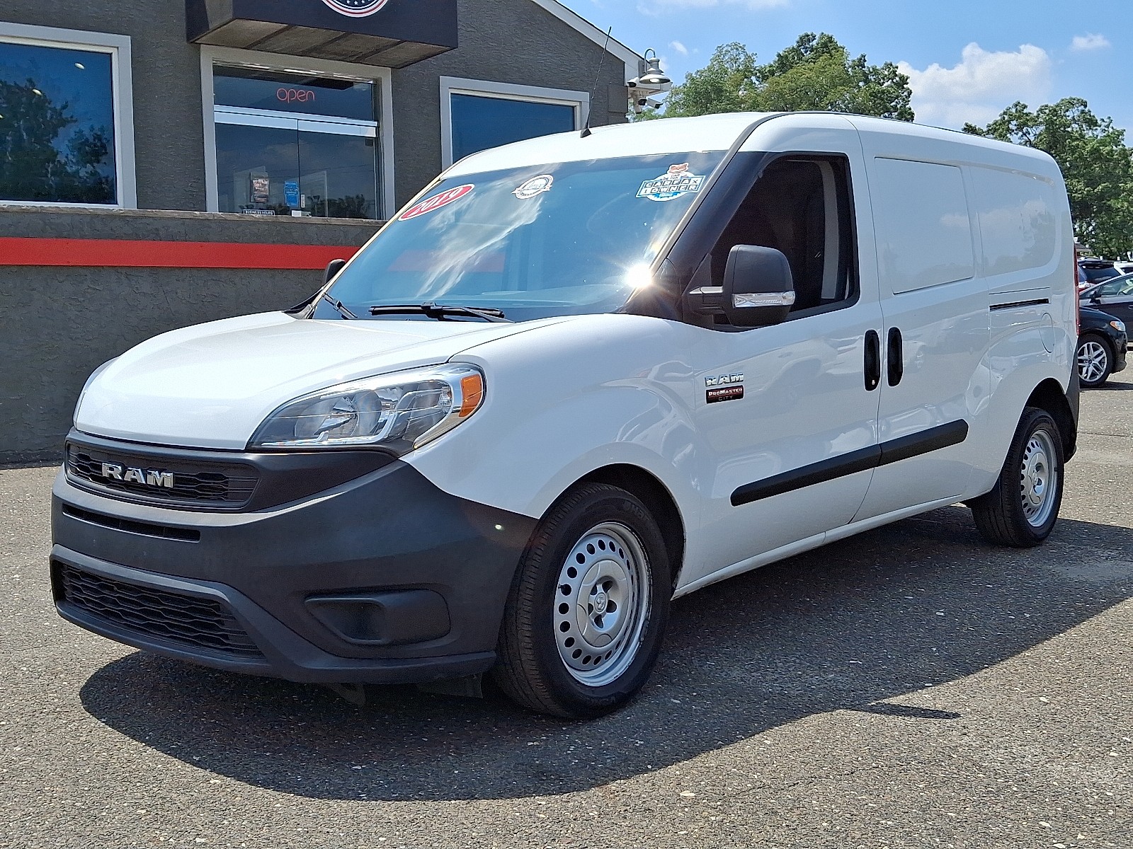 2019 Ram ProMaster Tradesman Image 1 of 32
