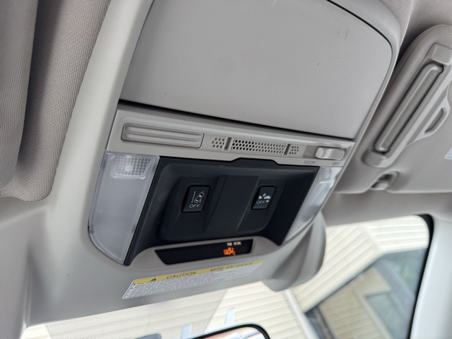 Vehicle image 4 of 6