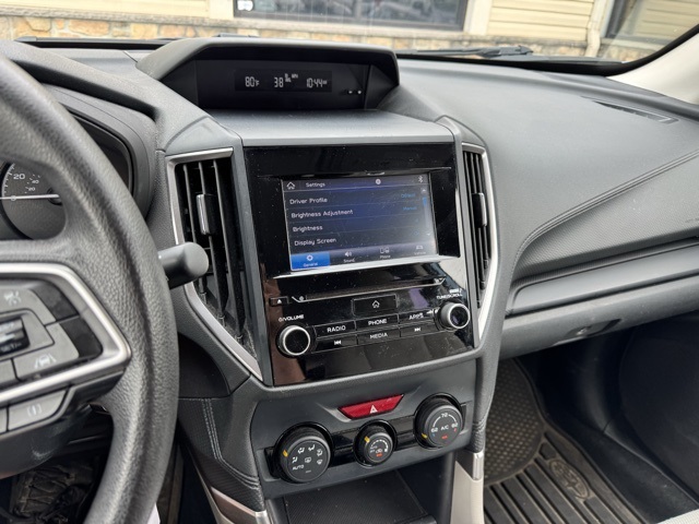 Vehicle image 3 of 6