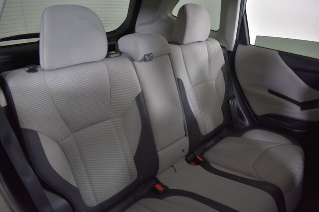 Vehicle image 18 of 32