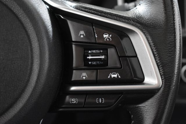 Vehicle image 23 of 32