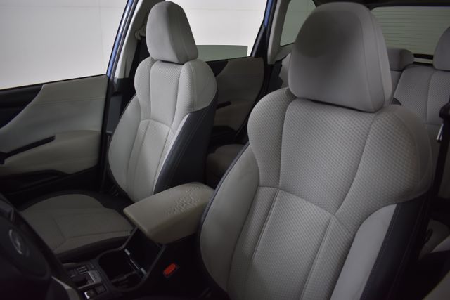 Vehicle image 14 of 32