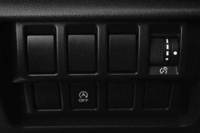 Vehicle image 31 of 32