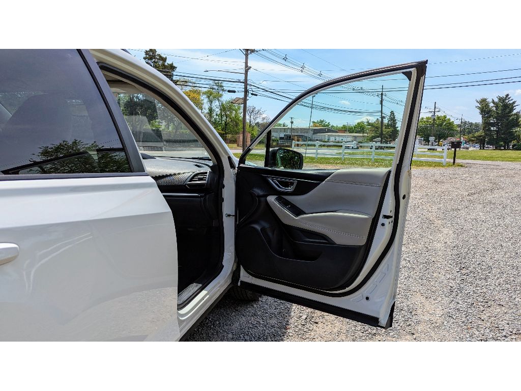 Vehicle image 11 of 29