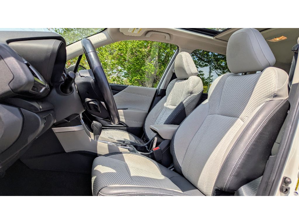 Vehicle image 14 of 29
