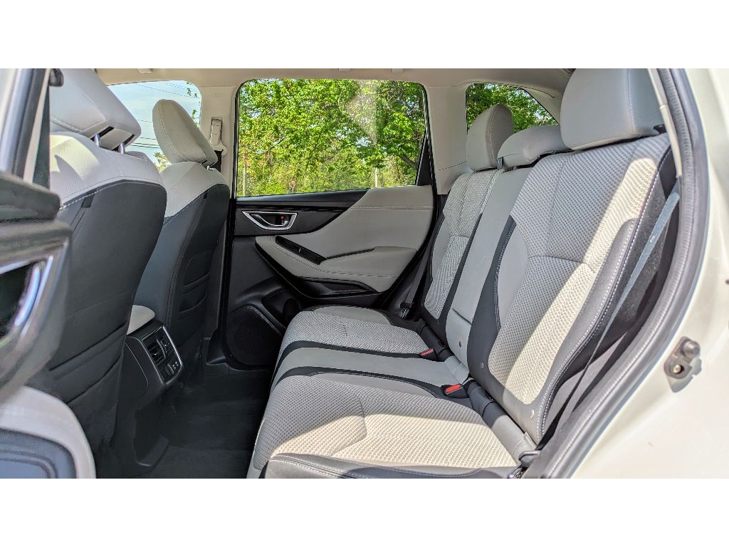 Vehicle image 17 of 29