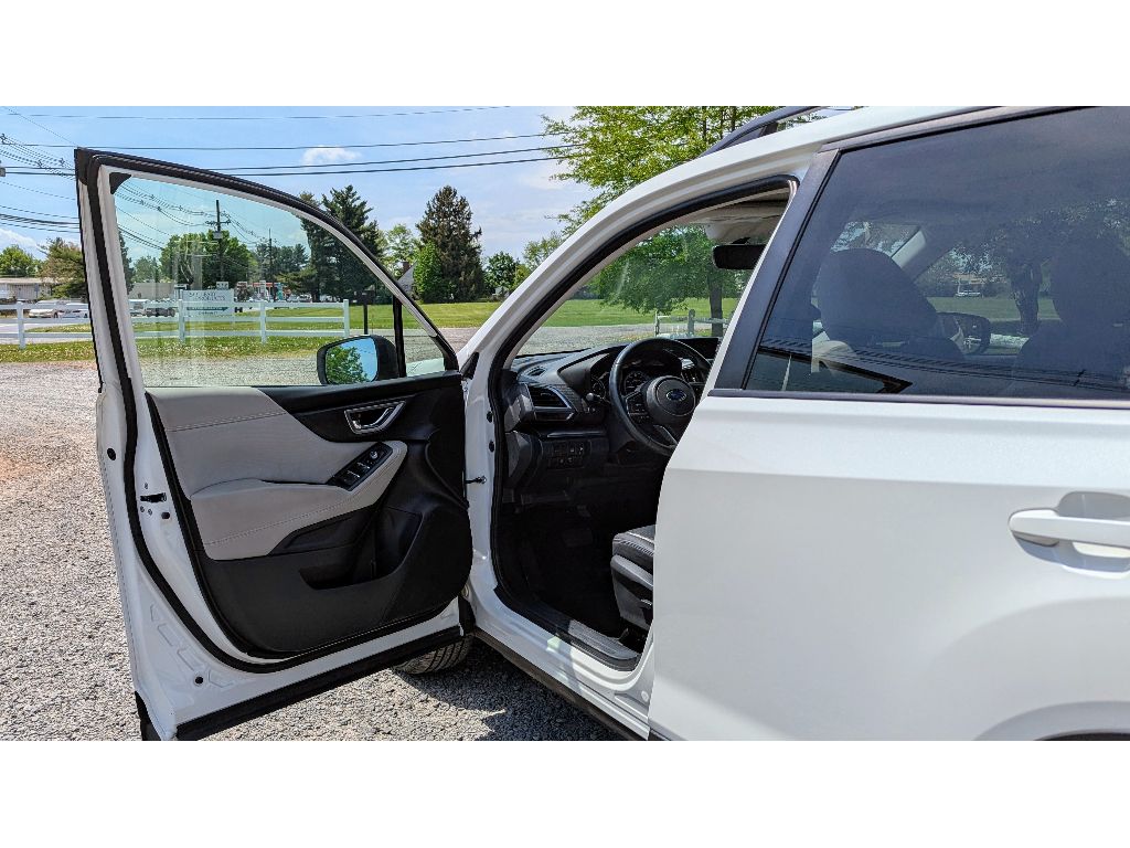 Vehicle image 9 of 29