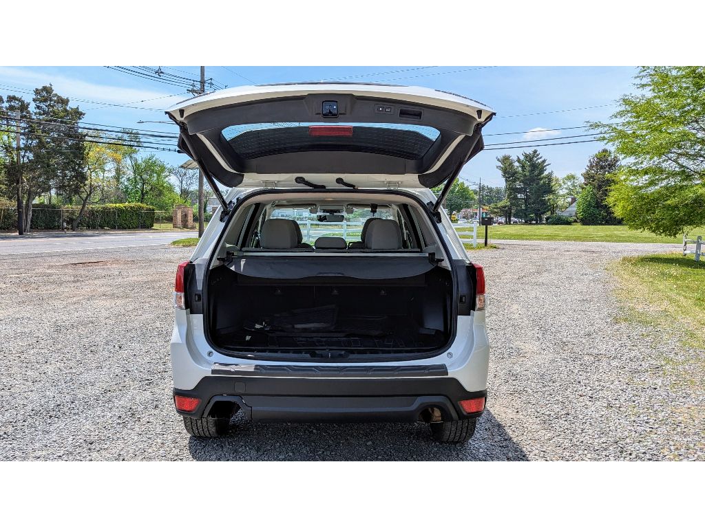 Vehicle image 13 of 29