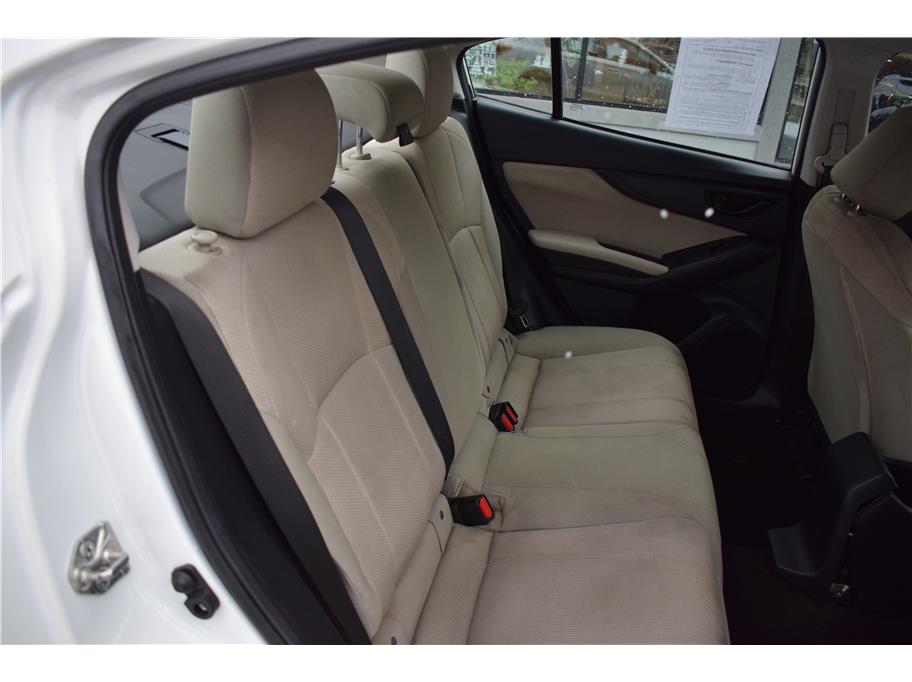 Vehicle image 27 of 31