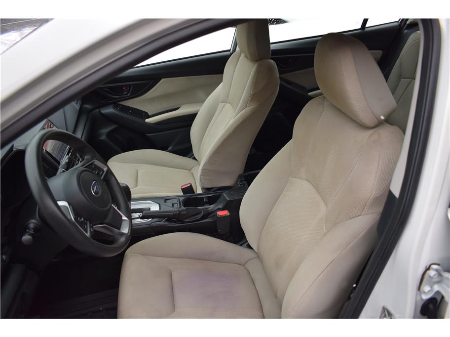 Vehicle image 23 of 31