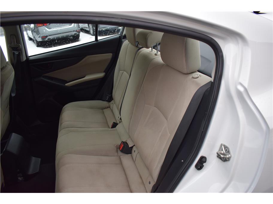 Vehicle image 25 of 31