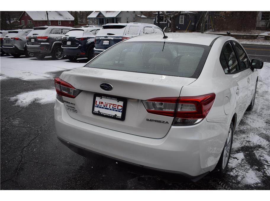 Vehicle image 9 of 31