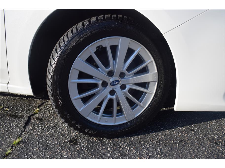 Vehicle image 14 of 31