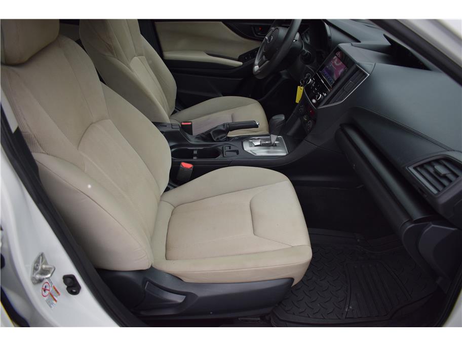 Vehicle image 28 of 31
