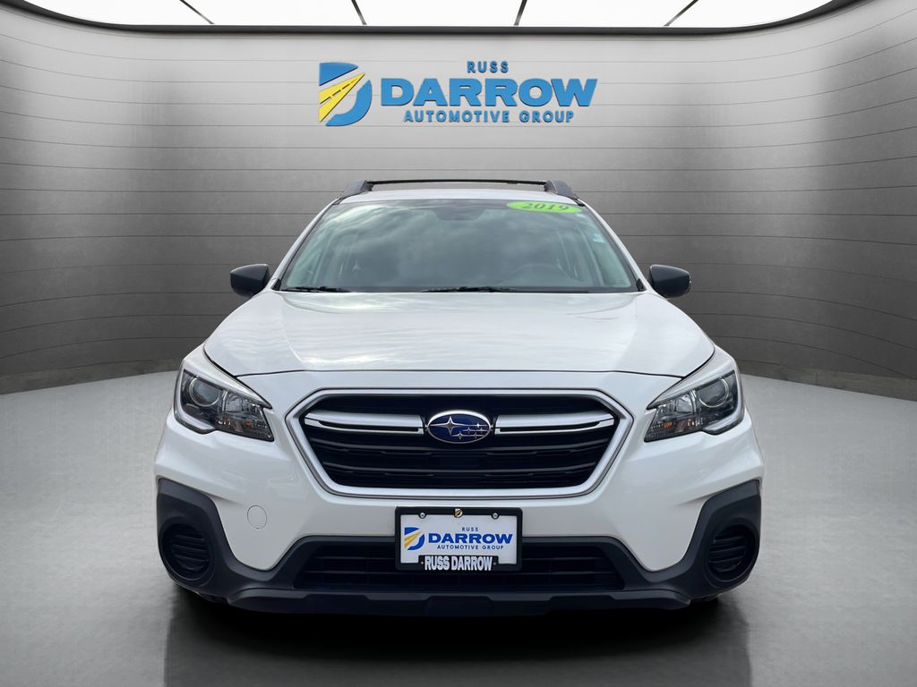 2019 Subaru Outback Base Image 2 of 27