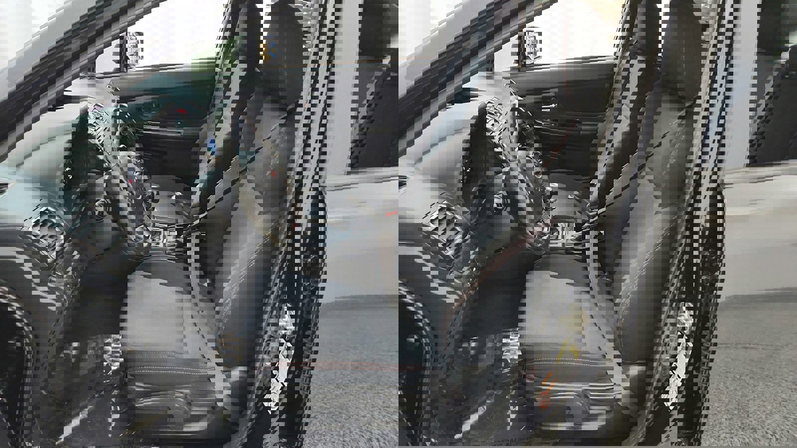 Vehicle image 27 of 48