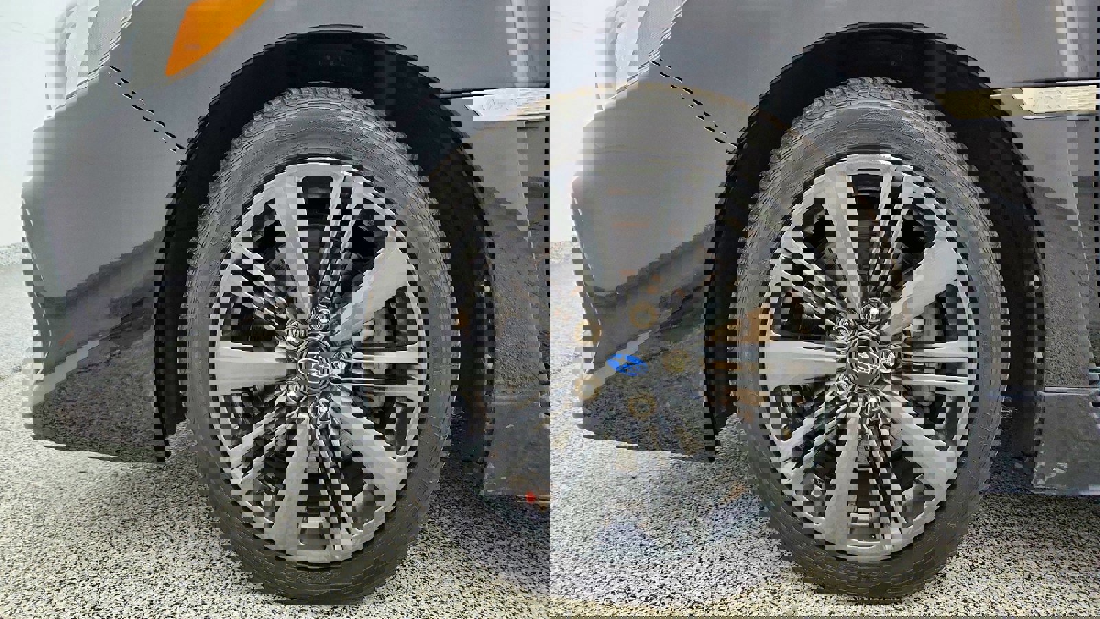 Vehicle image 21 of 48