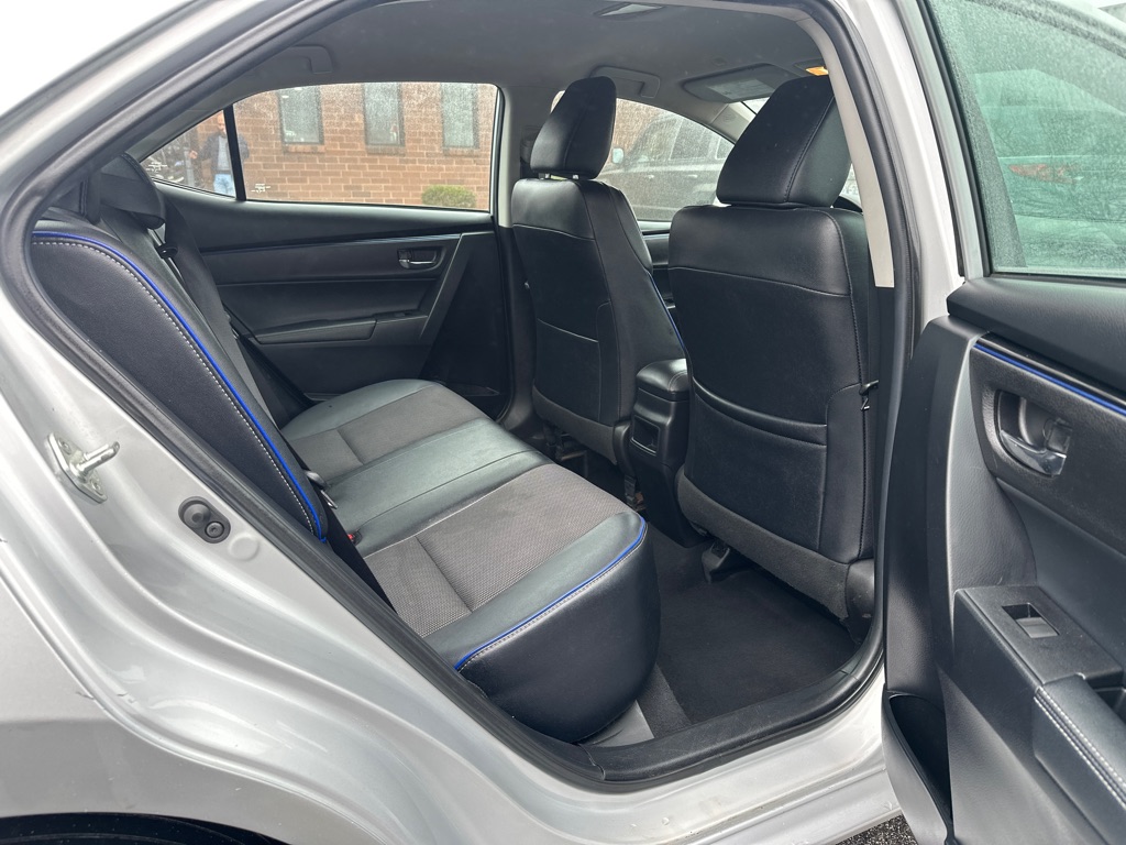 Vehicle image 16 of 38