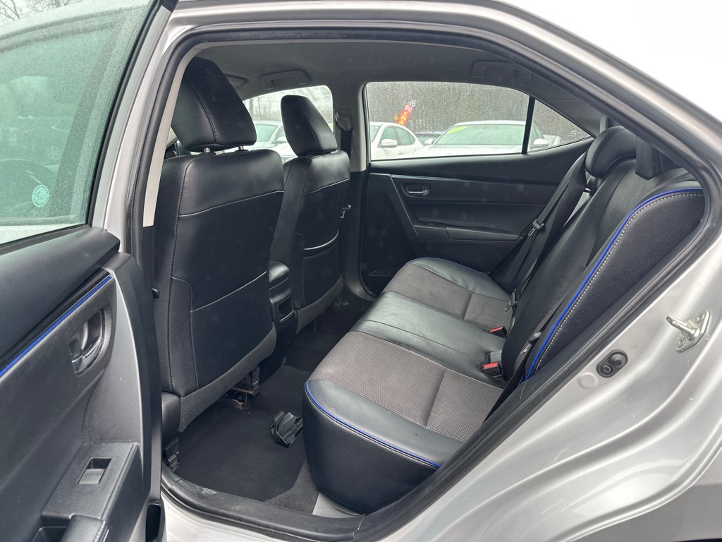 Vehicle image 13 of 38