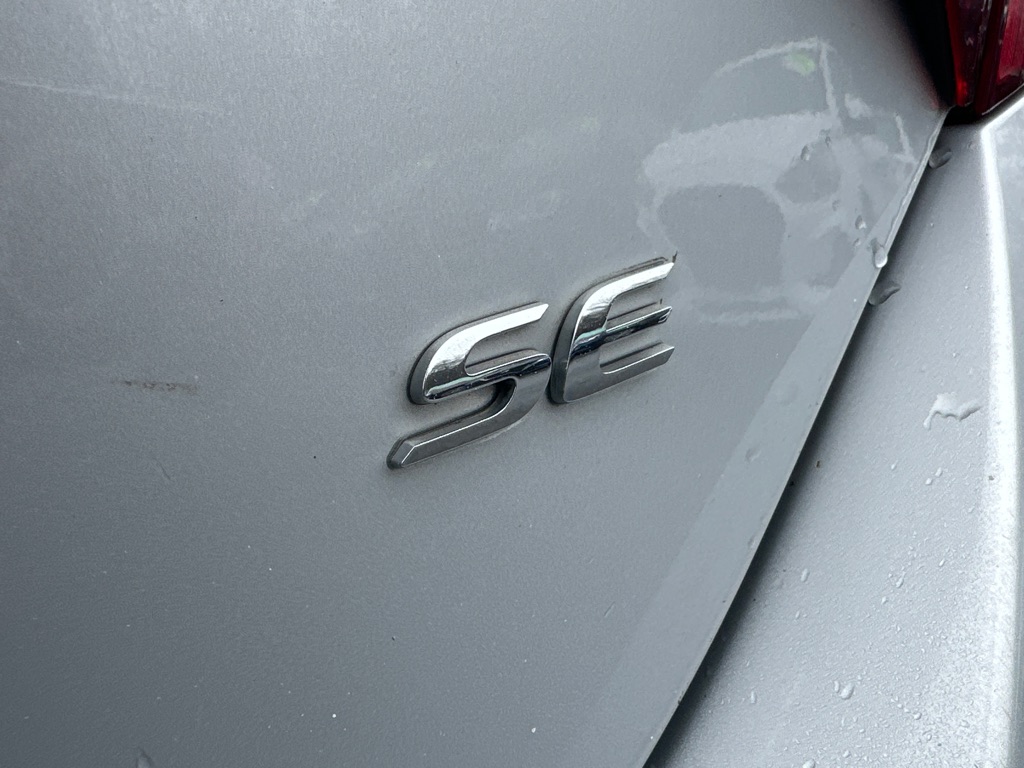 Vehicle image 36 of 38