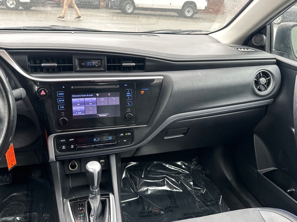 Vehicle image 28 of 38