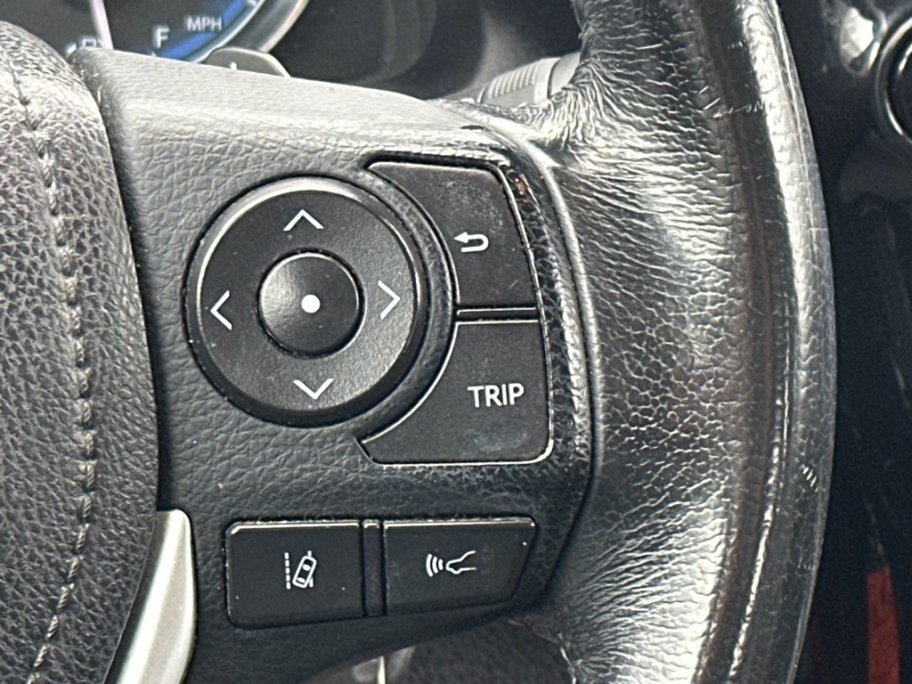 Vehicle image 23 of 38