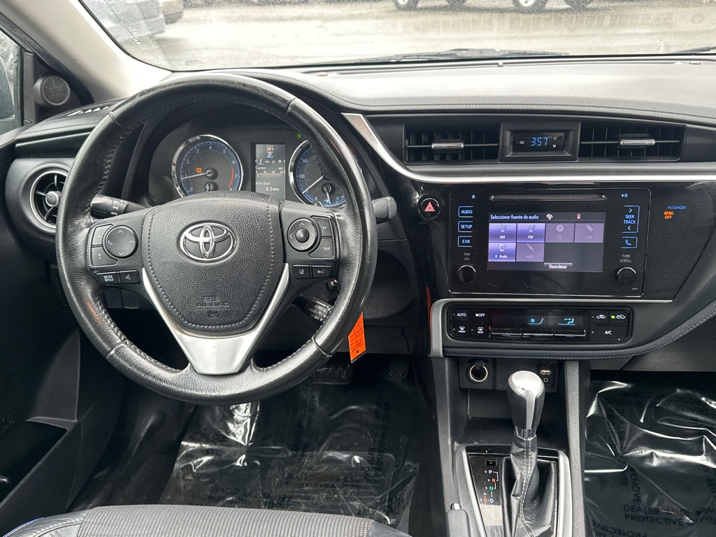 Vehicle image 27 of 38