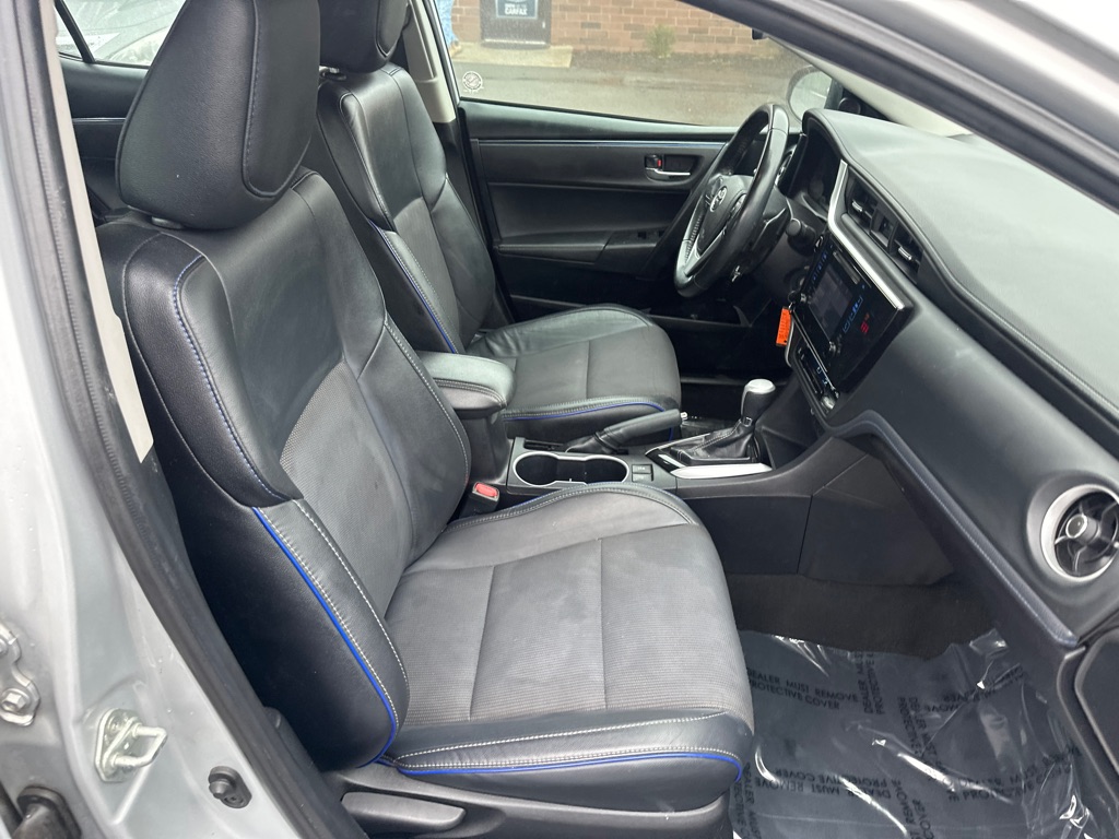 Vehicle image 19 of 38